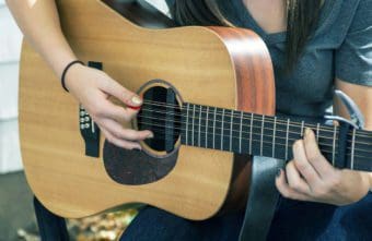 12-saitige Gitarre – Instrument mit speziellen Anforderungen